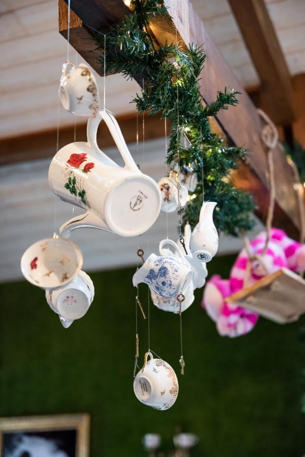 Insolite Alice In Wonderland Gujan-Mestras Exterior foto